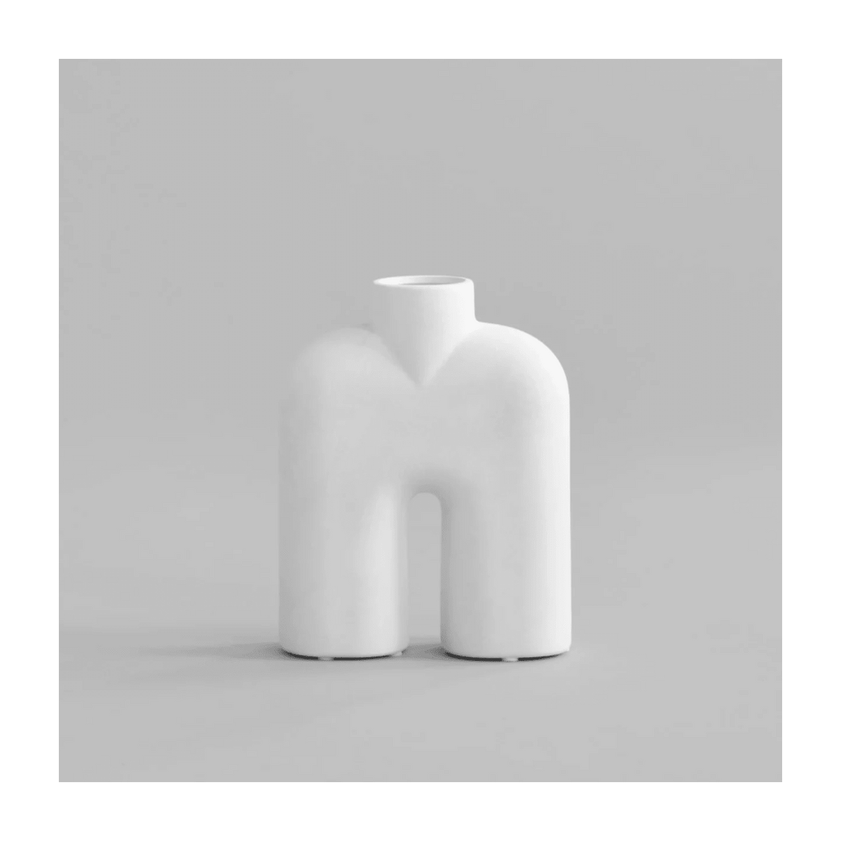Petit Vase en céramique blanc Cobra Tall - 101 Copenhagen - The Cool Republic