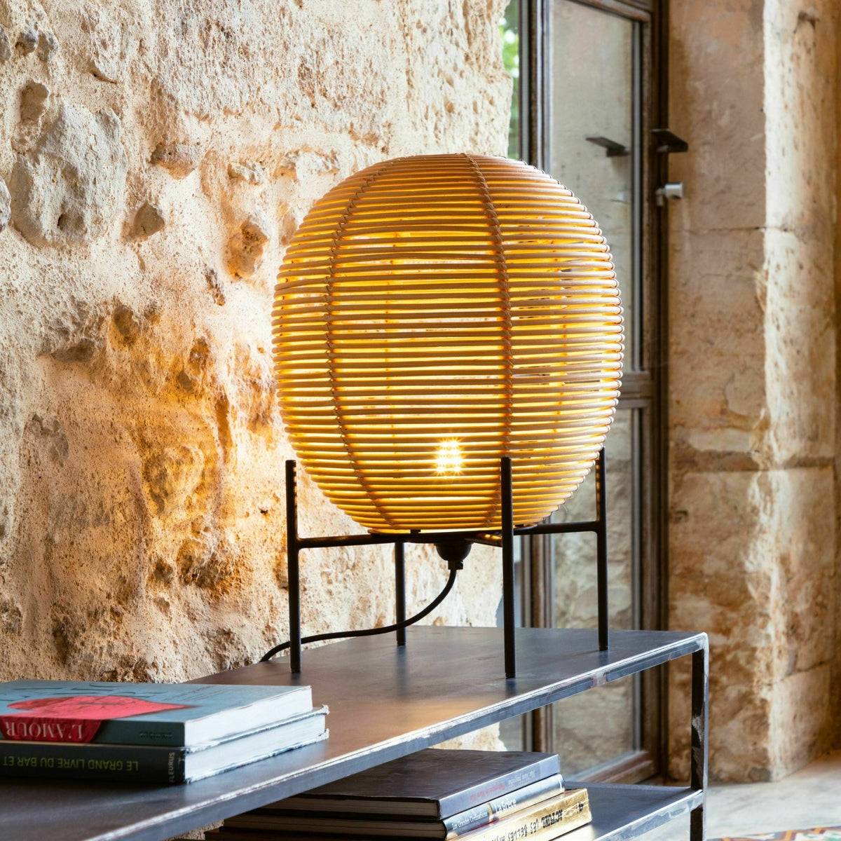 Petite Lampe à poser en rotin Sari - Vincent Sheppard - The Cool Republic