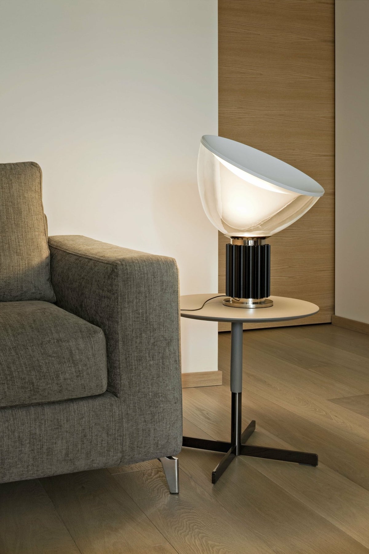 Small table lamp design in silver-plated metal Taccia - Flos - The Cool Republic