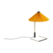 Petite lampe de table jaune et laiton Matin - HAY - The Cool Republic