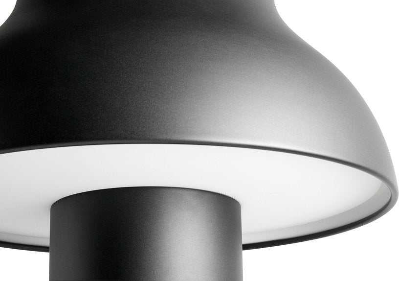 Petite lampe de table noire 33 x 25 cm PC - HAY - The Cool Republic