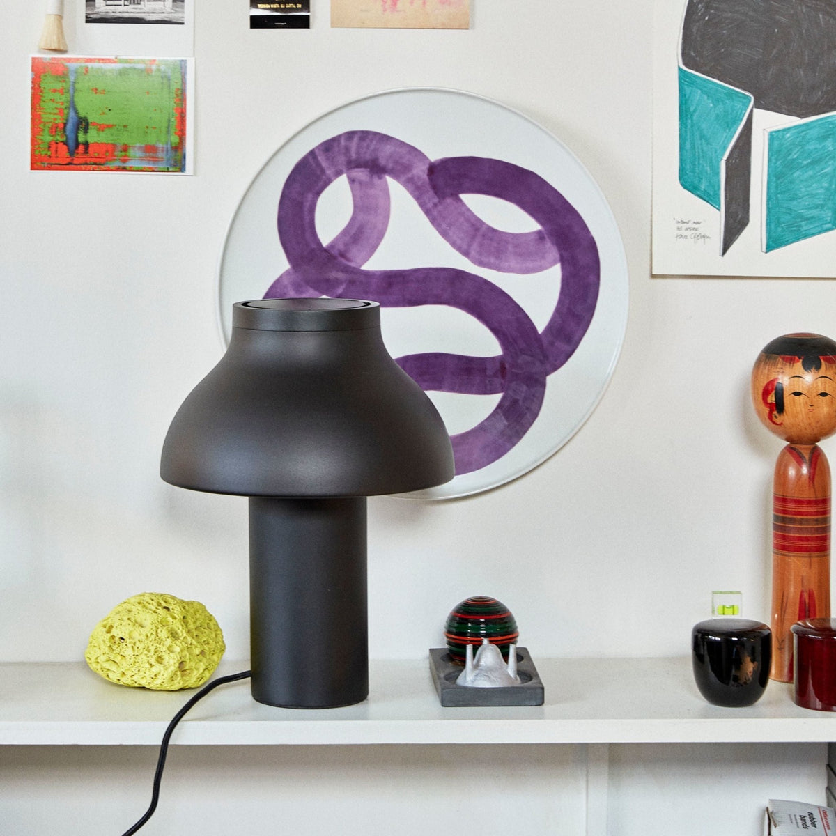 Petite lampe de table noire 33 x 25 cm PC - HAY - The Cool Republic