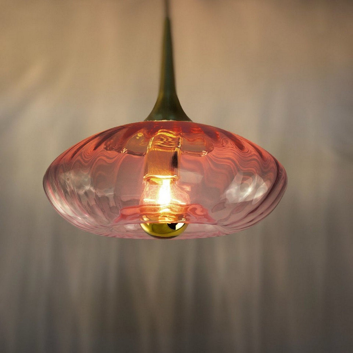 Petite suspension en verre vert émeraude Grace - Elements Lighting - The Cool Republic