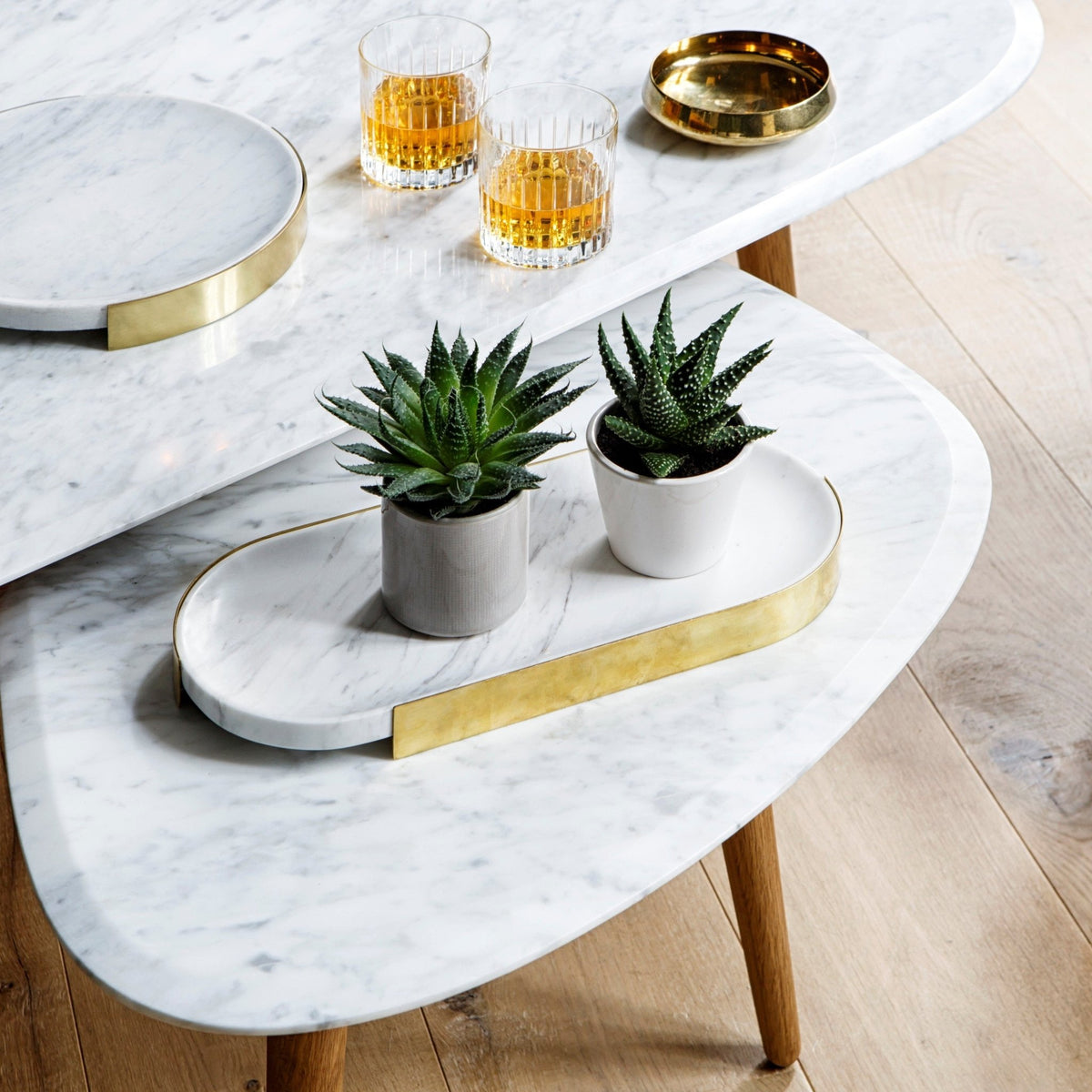 Petite table basse en chêne brut Fifties - RED Edition - The Cool Republic