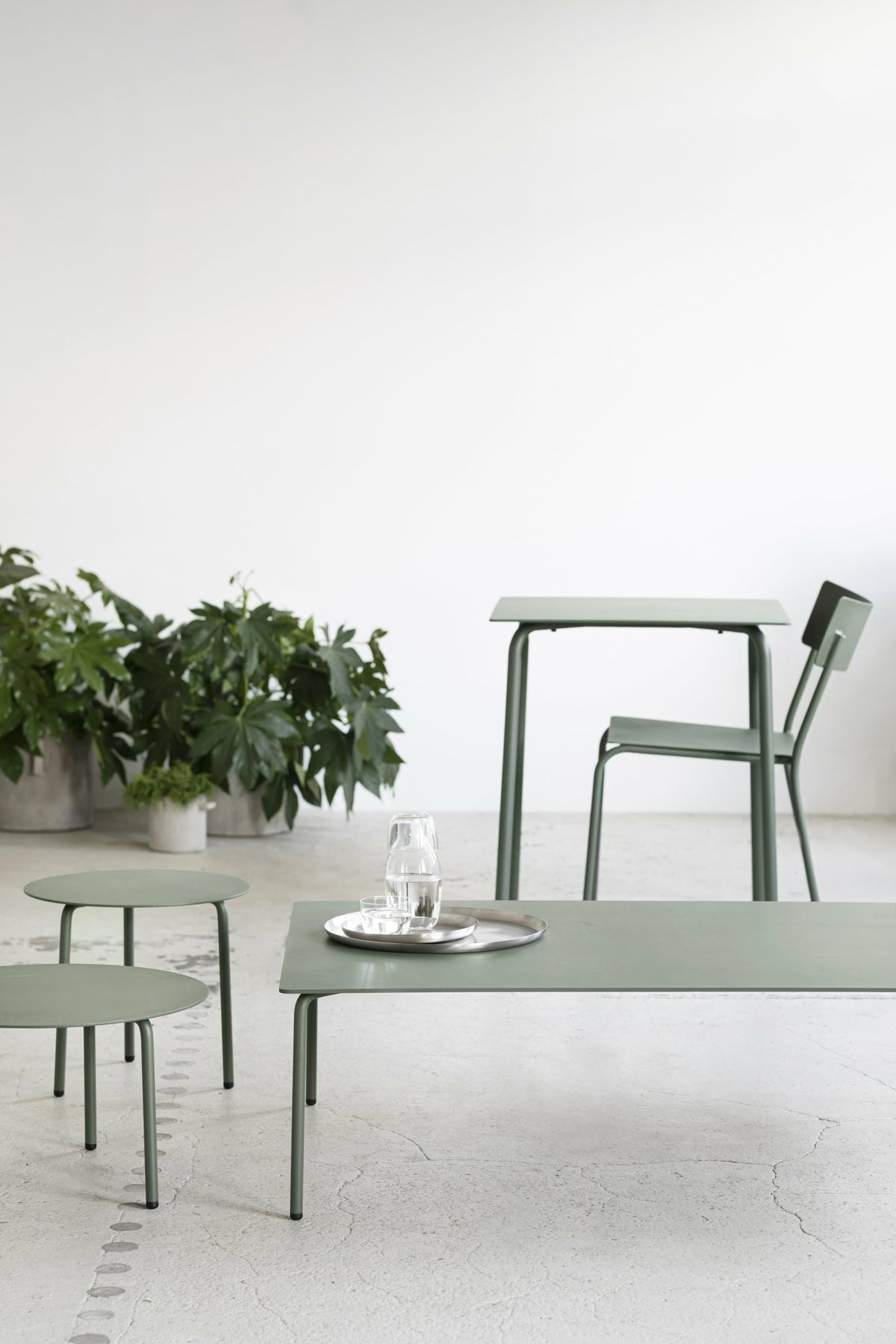 Petite table en aluminium vert August - Serax - The Cool Republic