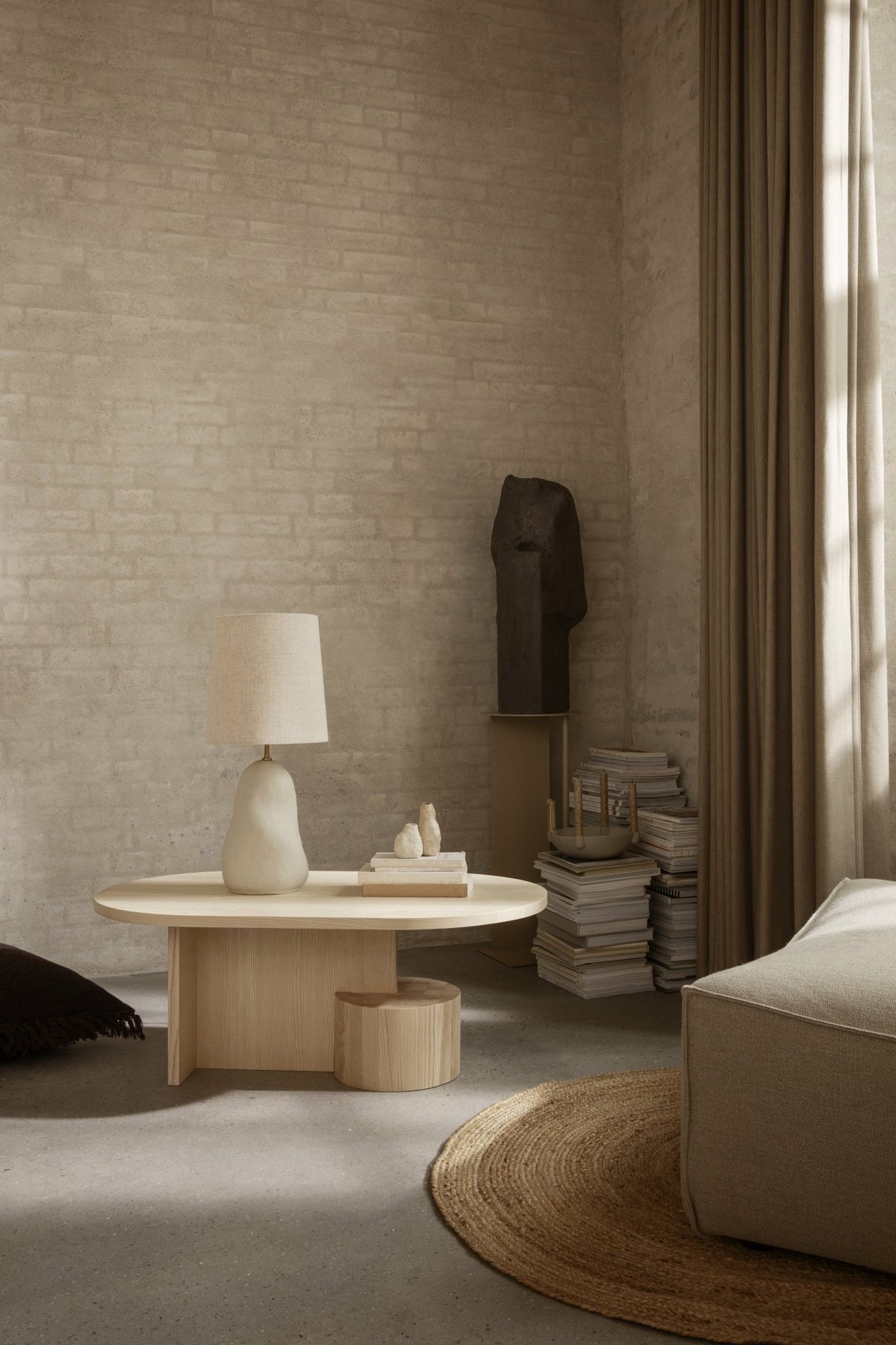 Pied de lampe en céramique blanc 14 x 44,3 cm Hebe - Ferm Living - The Cool Republic