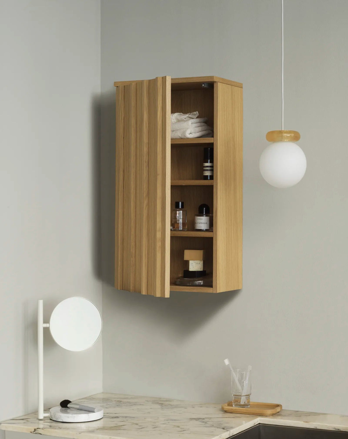Placard mural en chêne 40x23x73cm Rib - Normann Copenhagen - The Cool Republic