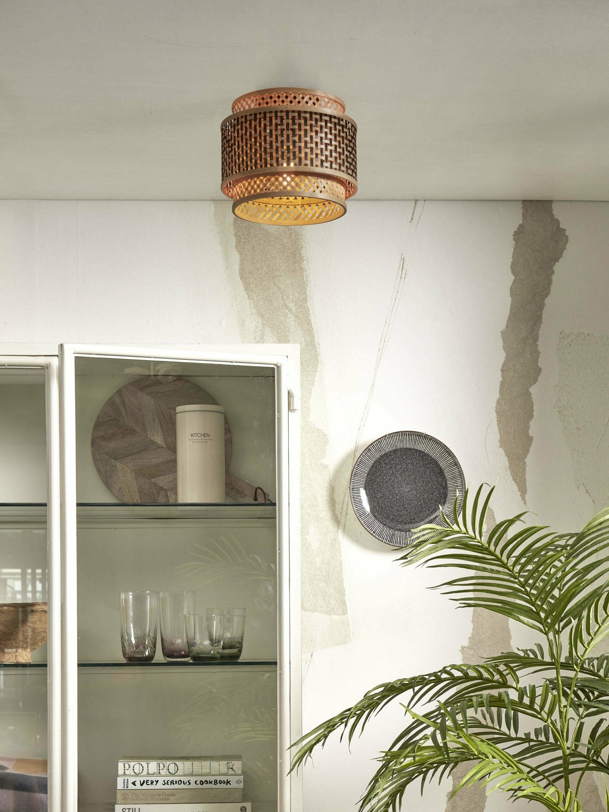 Plafonnier rond en bambou noir et naturel 25x20 cm Bambou - Good & Mojo - The Cool Republic