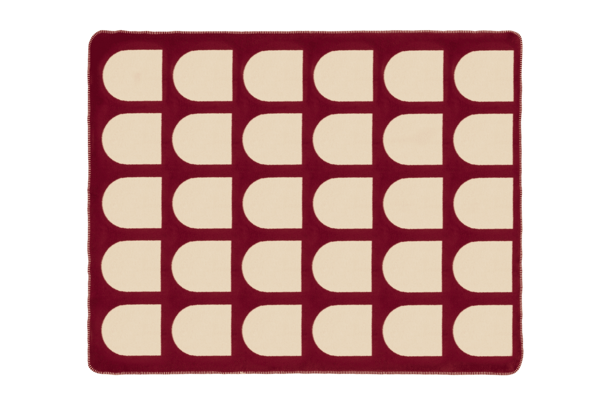 Plaid en coton bordeaux et jaune beurre 150 x 200 cm Gilli - noo.ma - The Cool Republic