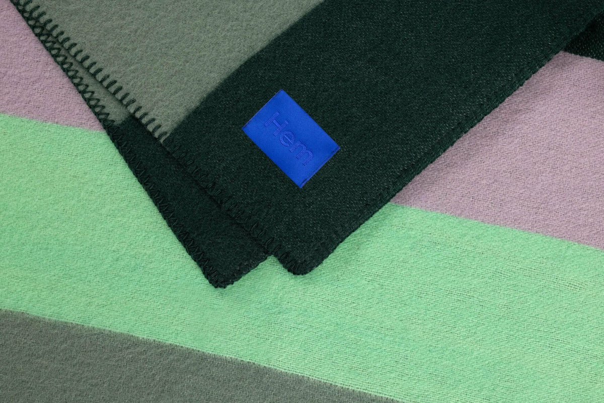 Plaid en laine vert et rose 180 x 130 cm Block Monster - Hem - The Cool Republic