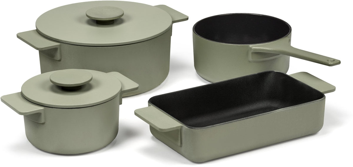 Plat à four en fonte vert 32 cm Surface - Serax - The Cool Republic