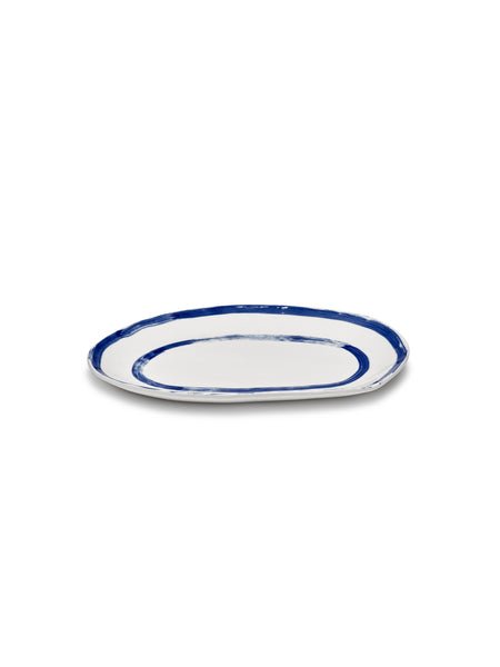 Plat de service ovale en grès blanc et bleu 34x21x2,6cm 01 Line-up - Serax - The Cool Republic