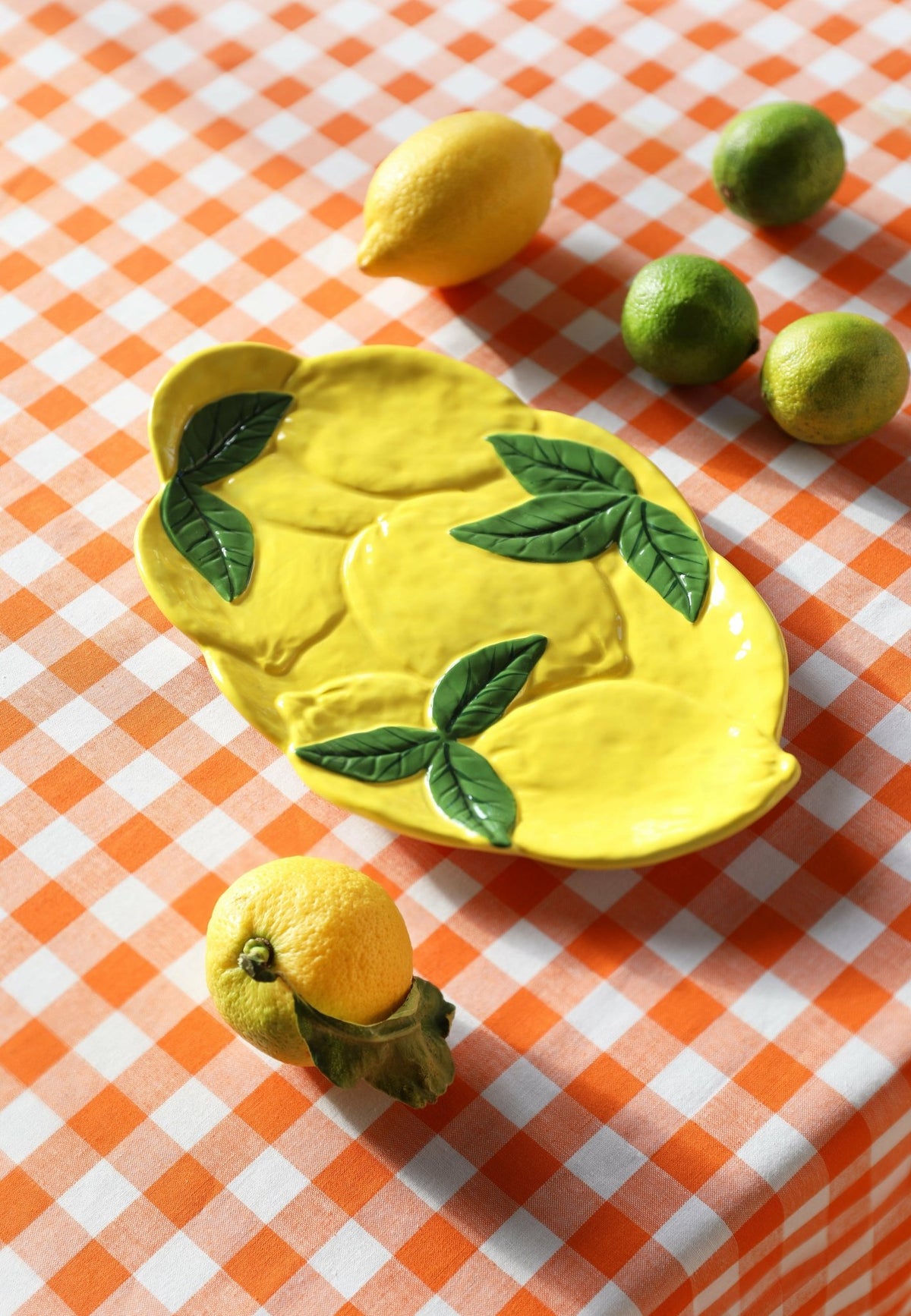 Plat en dolomite à motifs citrons - &Klevering - The Cool Republic