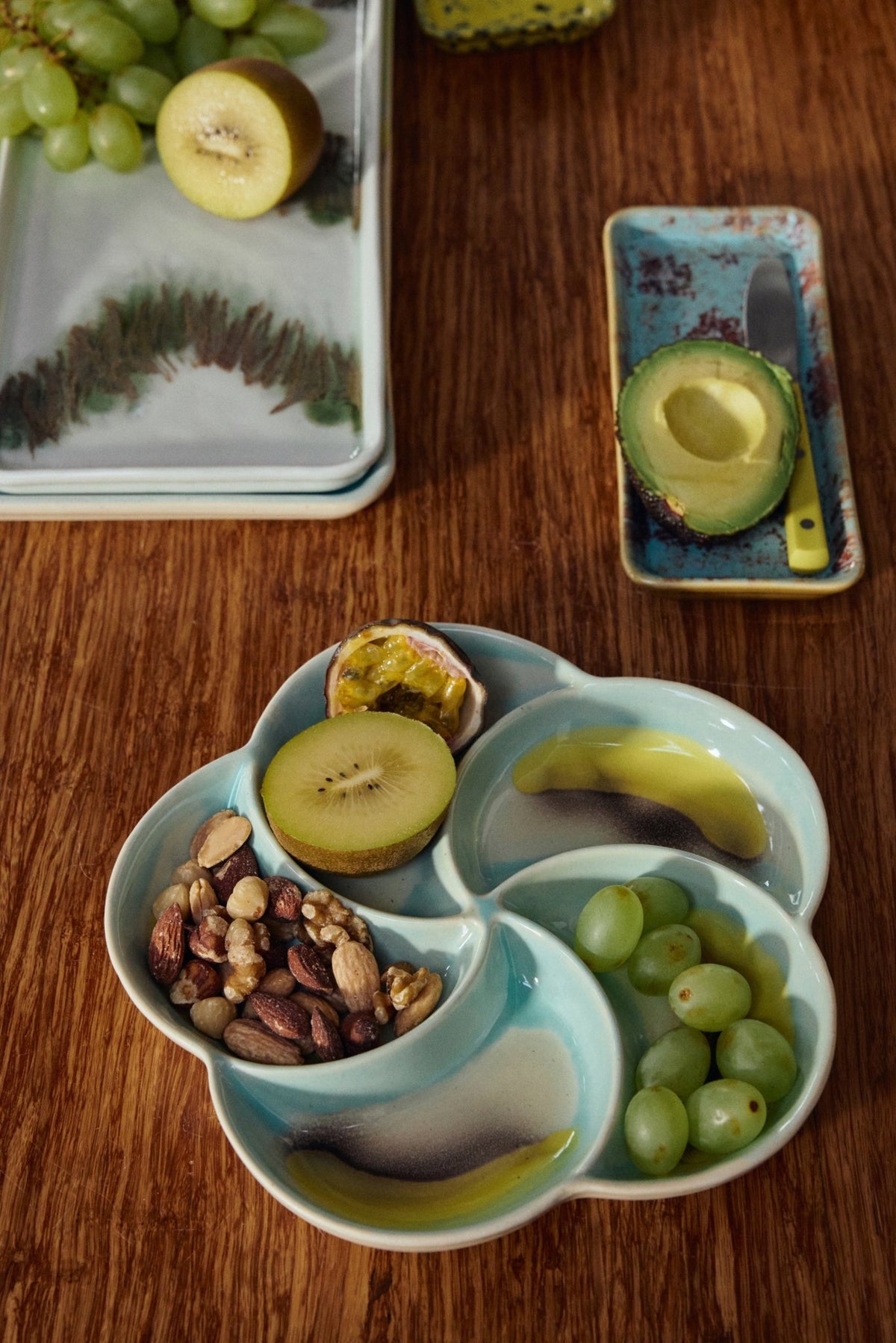 Plateau apéritif en grès bleu jaune 20cm Vaisselle 70s - HKLiving - The Cool Republic