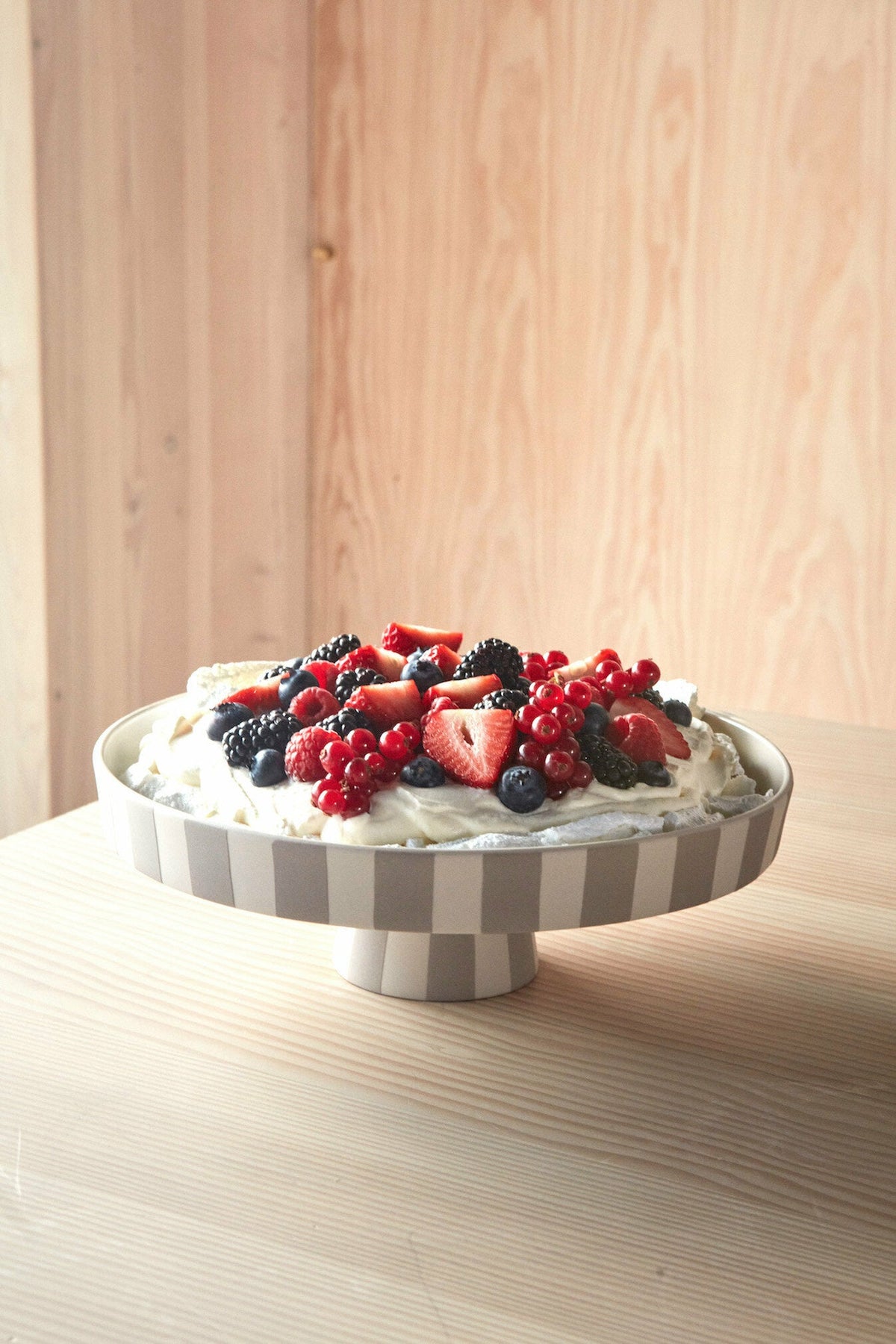 Plateau en grès gris 27 cm Toppu - OYOY - The Cool Republic