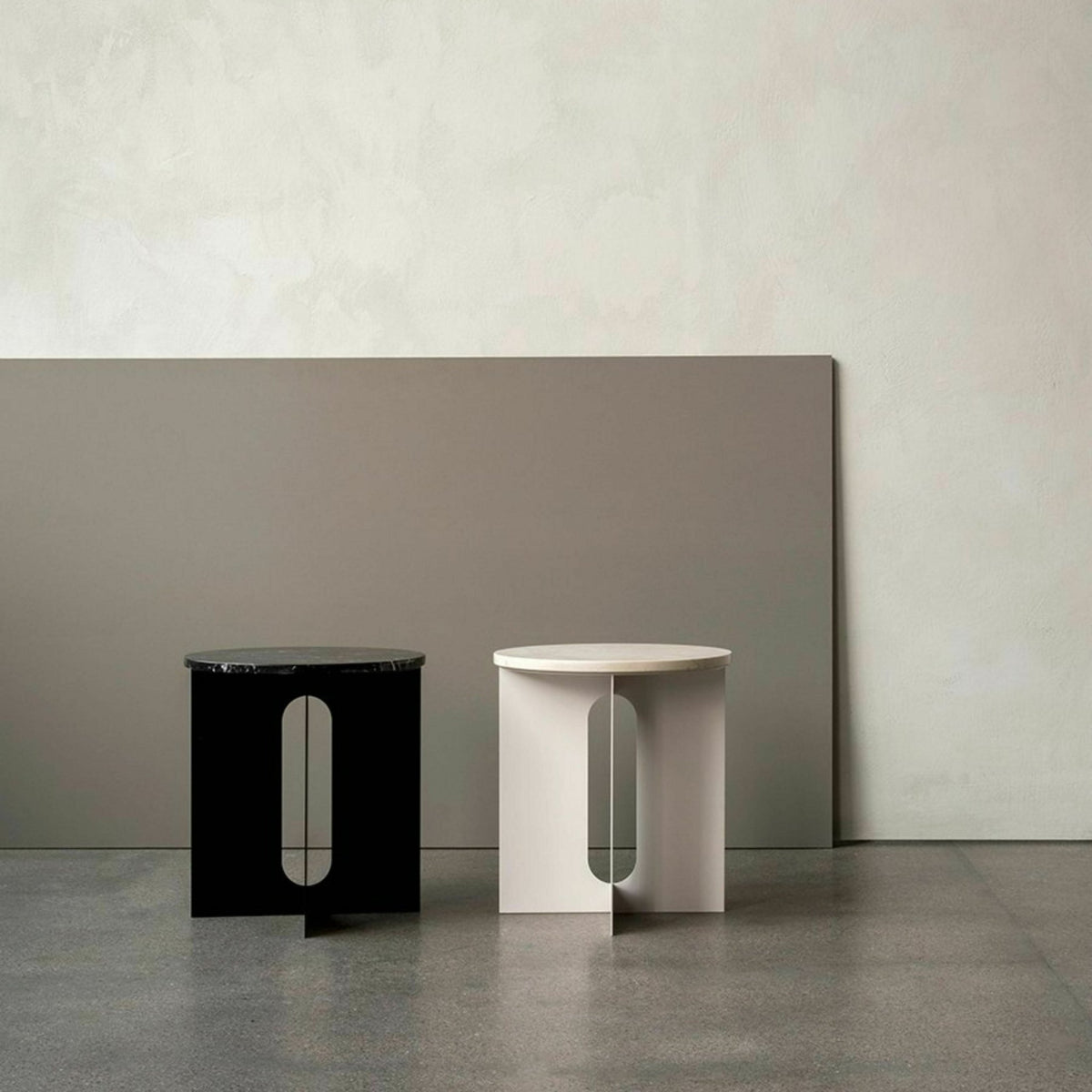 Plateau en marbre noir pour la table d'appoint Androgyne - Audo - The Cool Republic