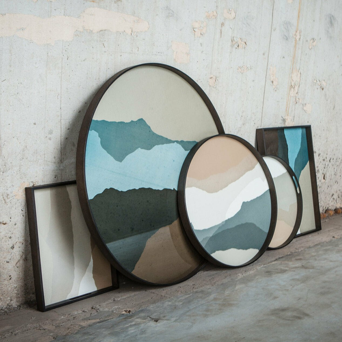 Plateau en verre rond Graphite Wabi Sabi XL - Ethnicraft Accessories - The Cool Republic