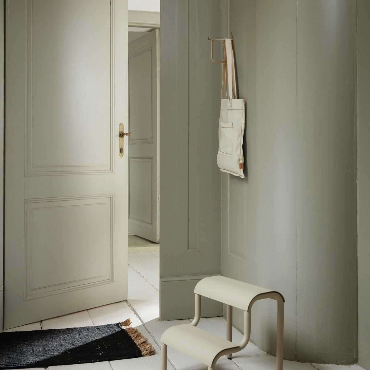 Porte-manteau en laiton 1,8 x 19 x 12,2 cm - Ferm Living - The Cool Republic