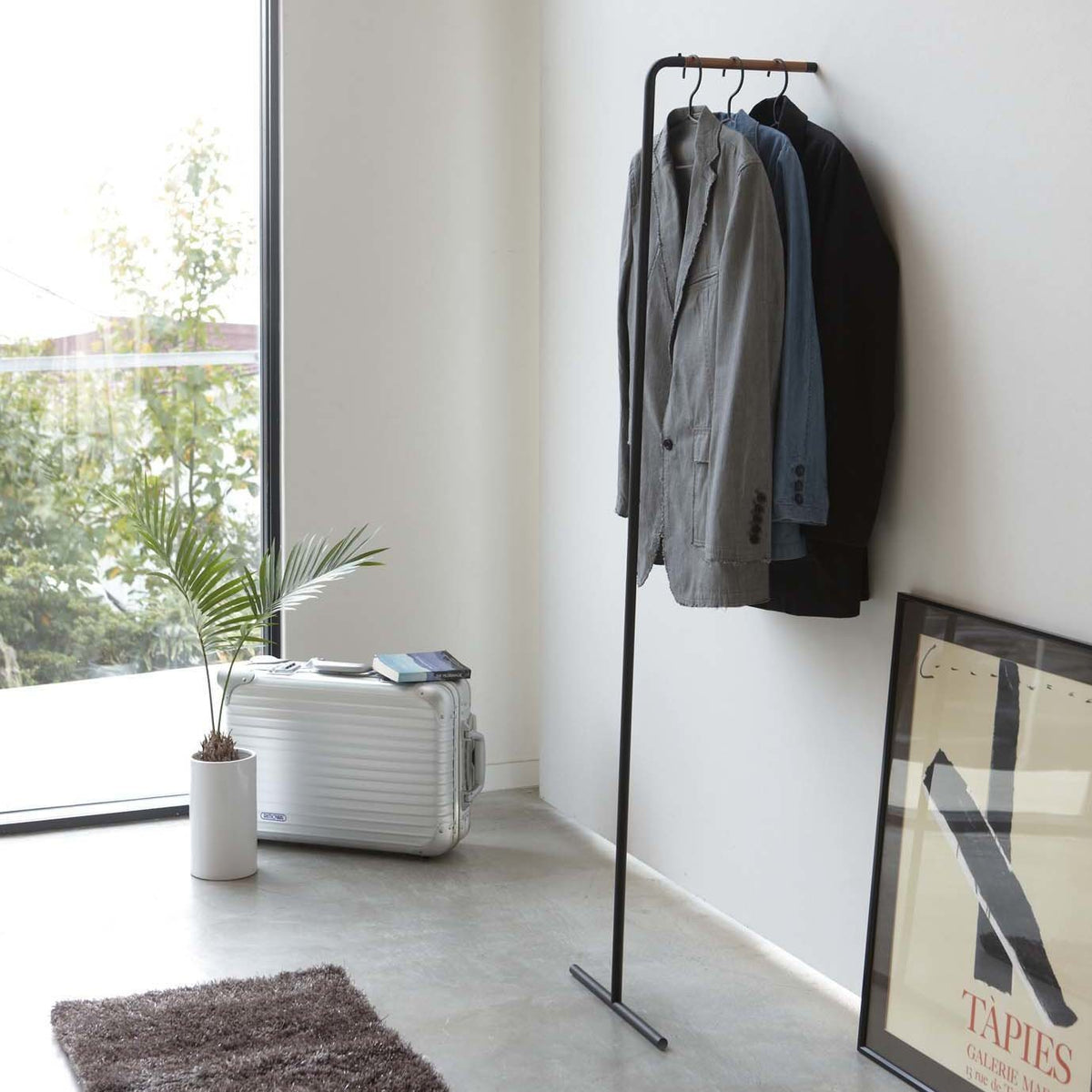 Porte manteau mural noir Slim - Yamazaki - The Cool Republic