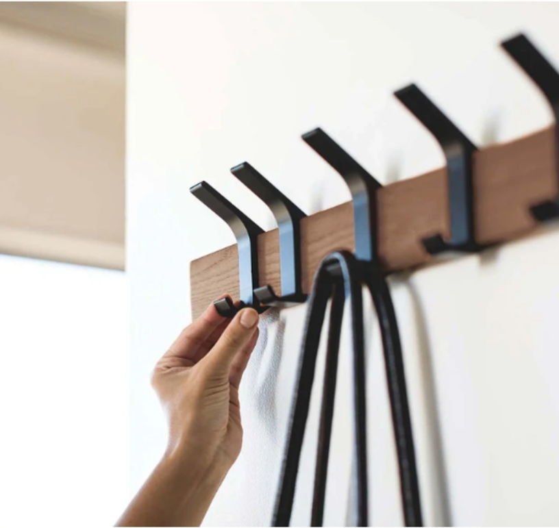 Porte - manteau noir en aluminium Rine - Yamazaki - The Cool Republic