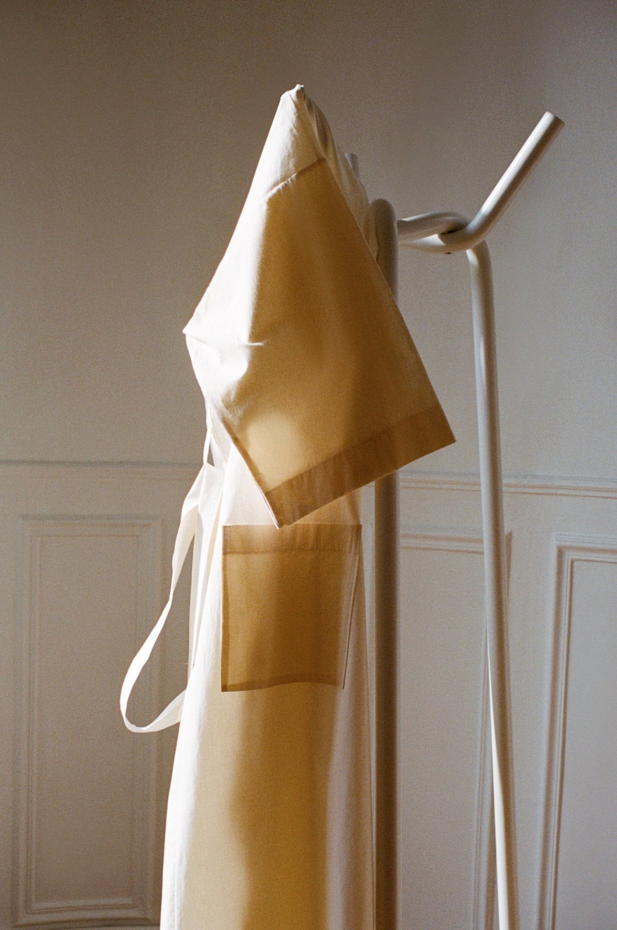 Porte-manteaux en acier blanc Knit - HAY - The Cool Republic