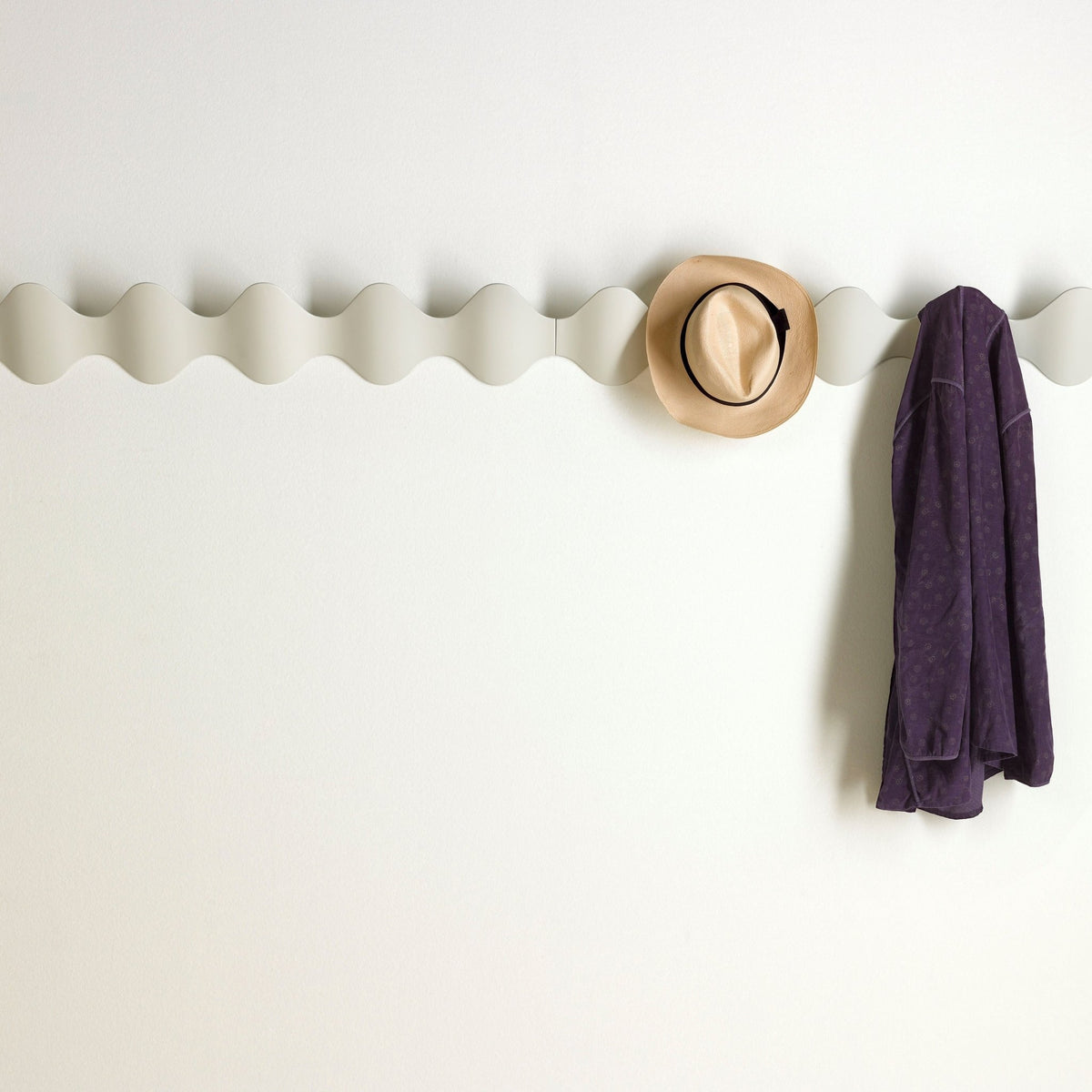 Porte manteaux mural blanc Ona - Mobles 114 - The Cool Republic