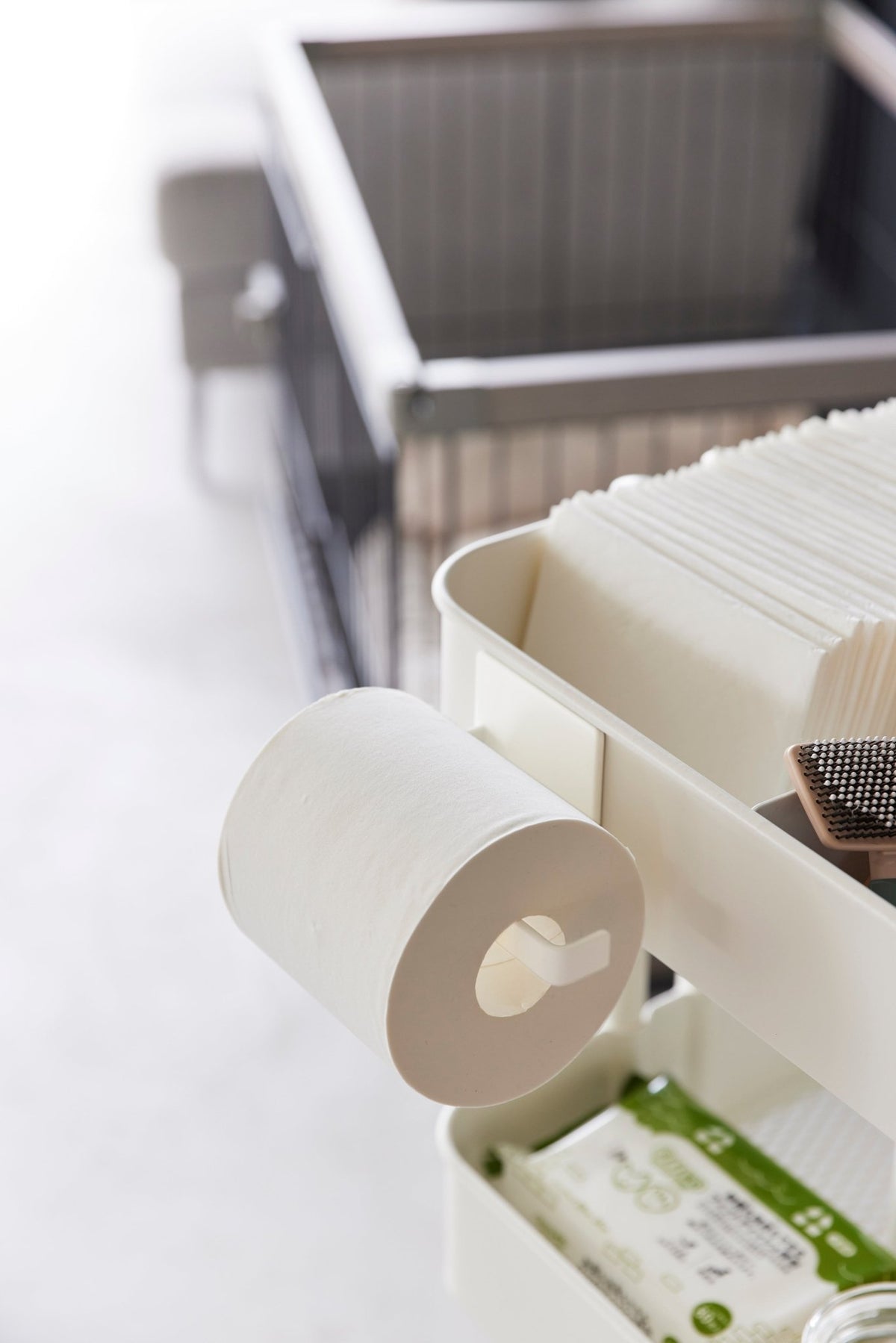 Porte-papier toilette magnétique 14 x 7,2 x 7,5 cm - Yamazaki - The Cool Republic
