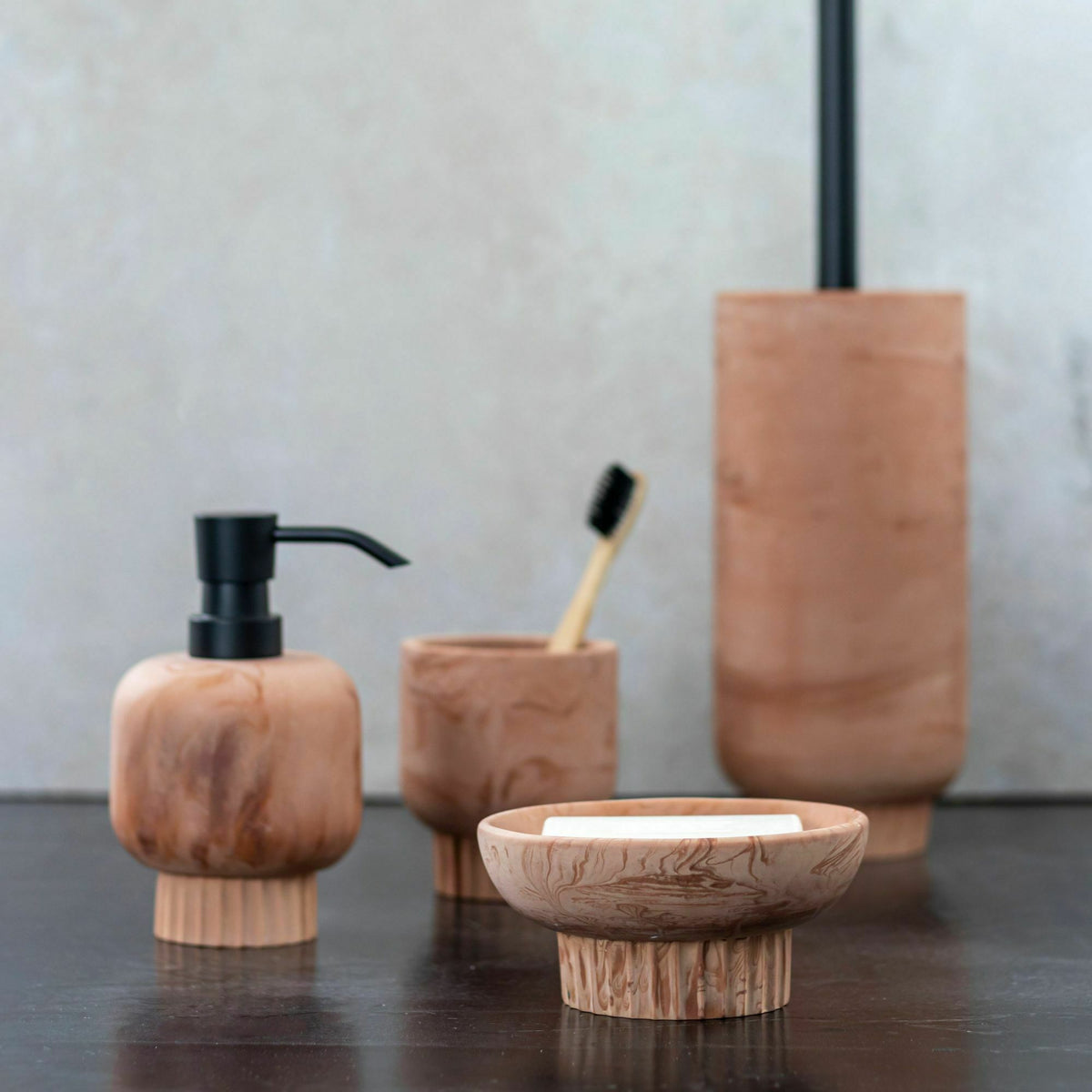 Porte-savon rouge sienne effet marbre Attitude - Mette Ditmer - The Cool Republic
