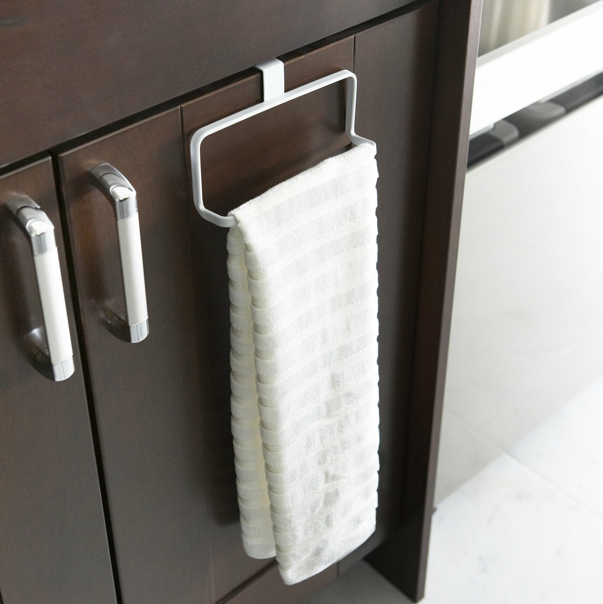 Porte-serviettes de cuisine blanc Tower - Yamazaki - The Cool Republic