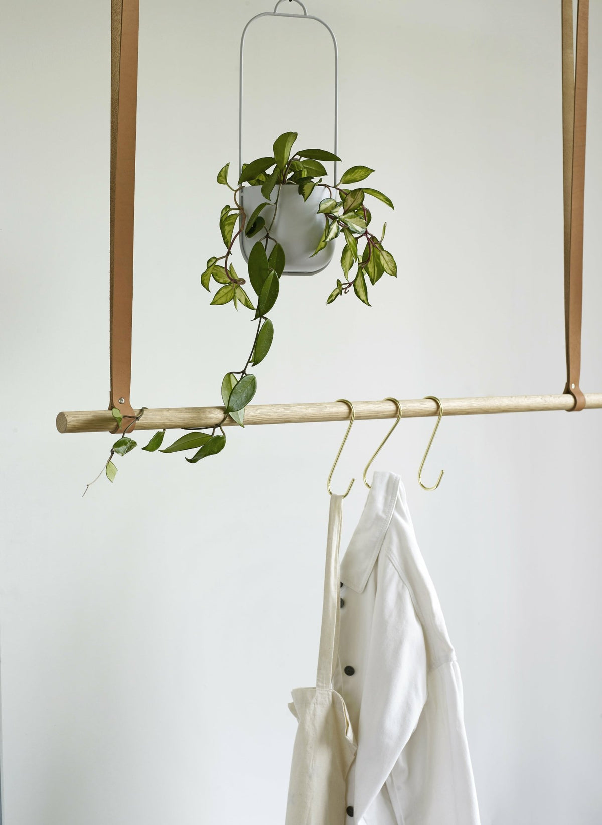 Pot à fleurs en suspension gris (lot de 2) Lotus - Hübsch - The Cool Republic