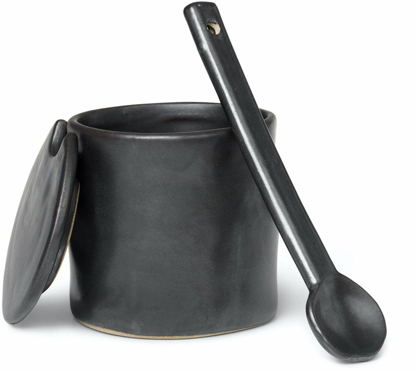 Pot avec cuillère en porcelaine noir 7,5 x 8 x 8 cm Flow - Ferm Living - The Cool Republic