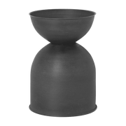 Pot de fleur réversible en fer noir S Hourglass - Ferm Living - The Cool Republic