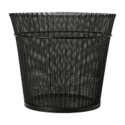 Pot de fleurs en tôle perforée noire 27 cm Matégot - Gubi - The Cool Republic