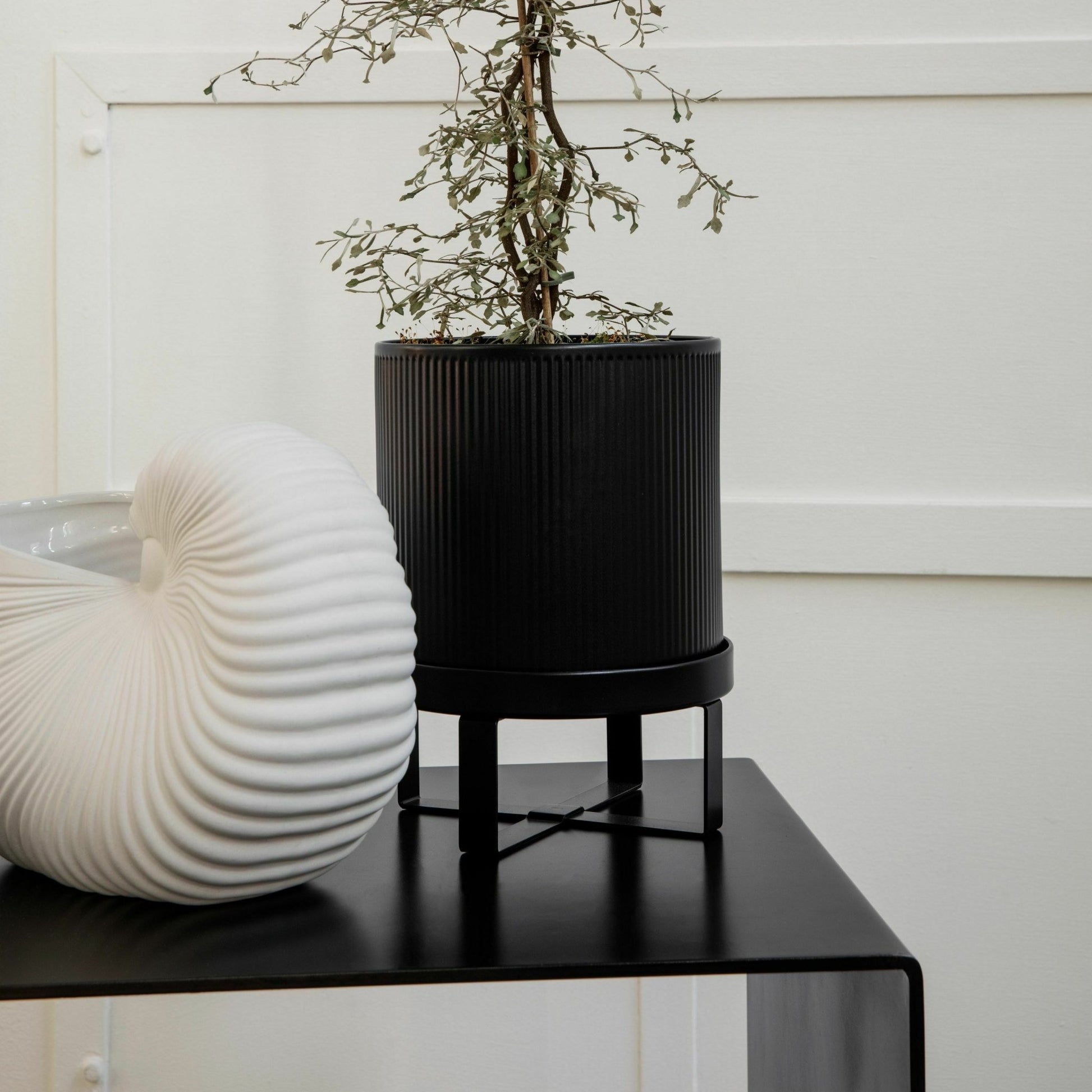 Pot en grès écru coquillage - Ferm Living - The Cool Republic