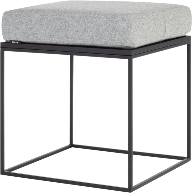 Pouf en chêne plaqué noir et coussin gris Feo - noo.ma - The Cool Republic