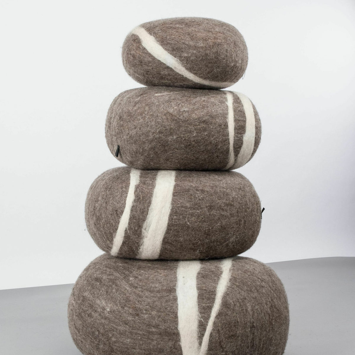 Pouf en laine marron marbré L Alwin - myfelt - The Cool Republic