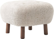 Pouf en noyer et peau de mouton Little Petra ATD1 - &tradition - The Cool Republic