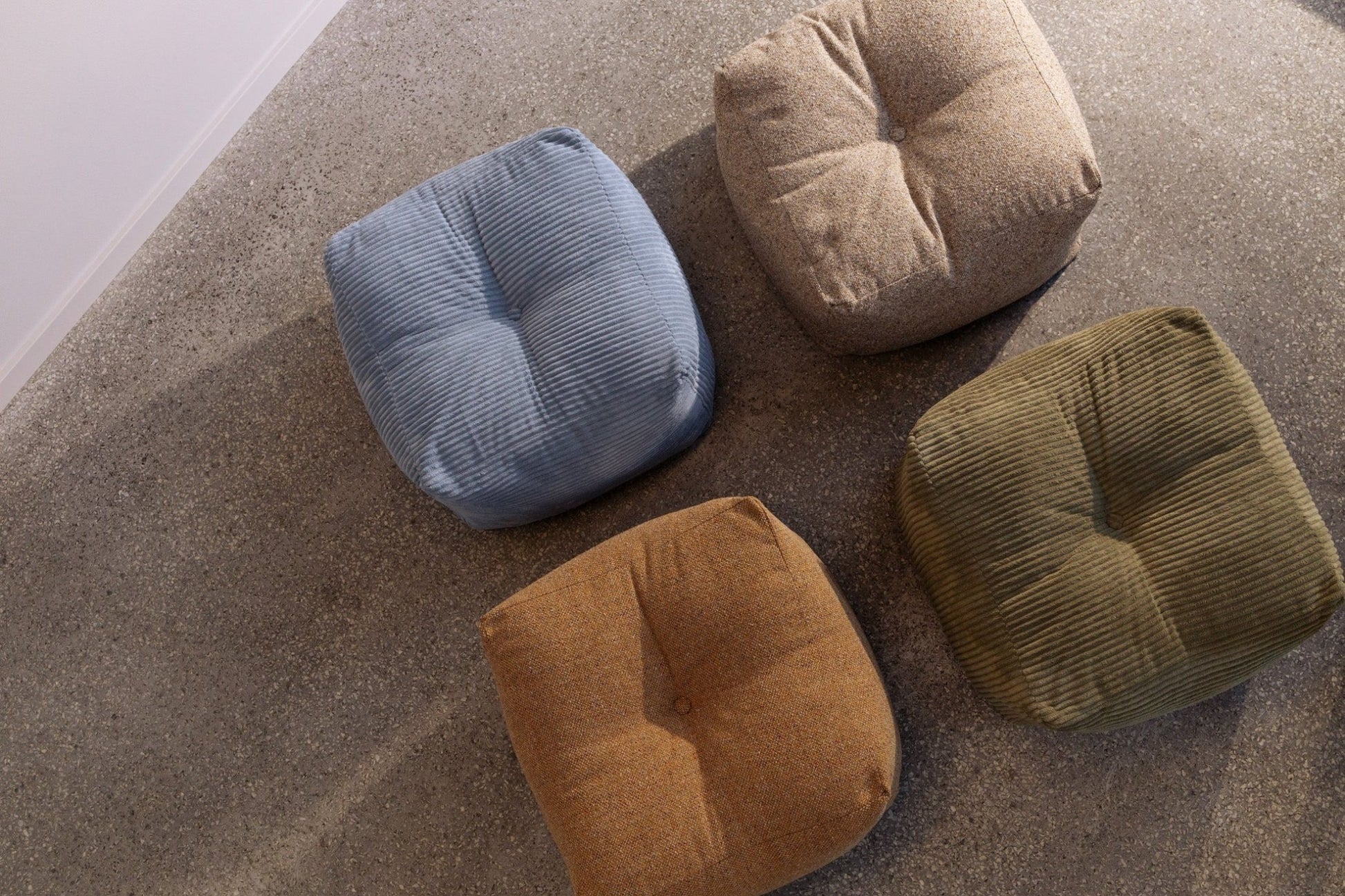 Pouf en polyester sable 50x35cm Buddy - Karup - The Cool Republic