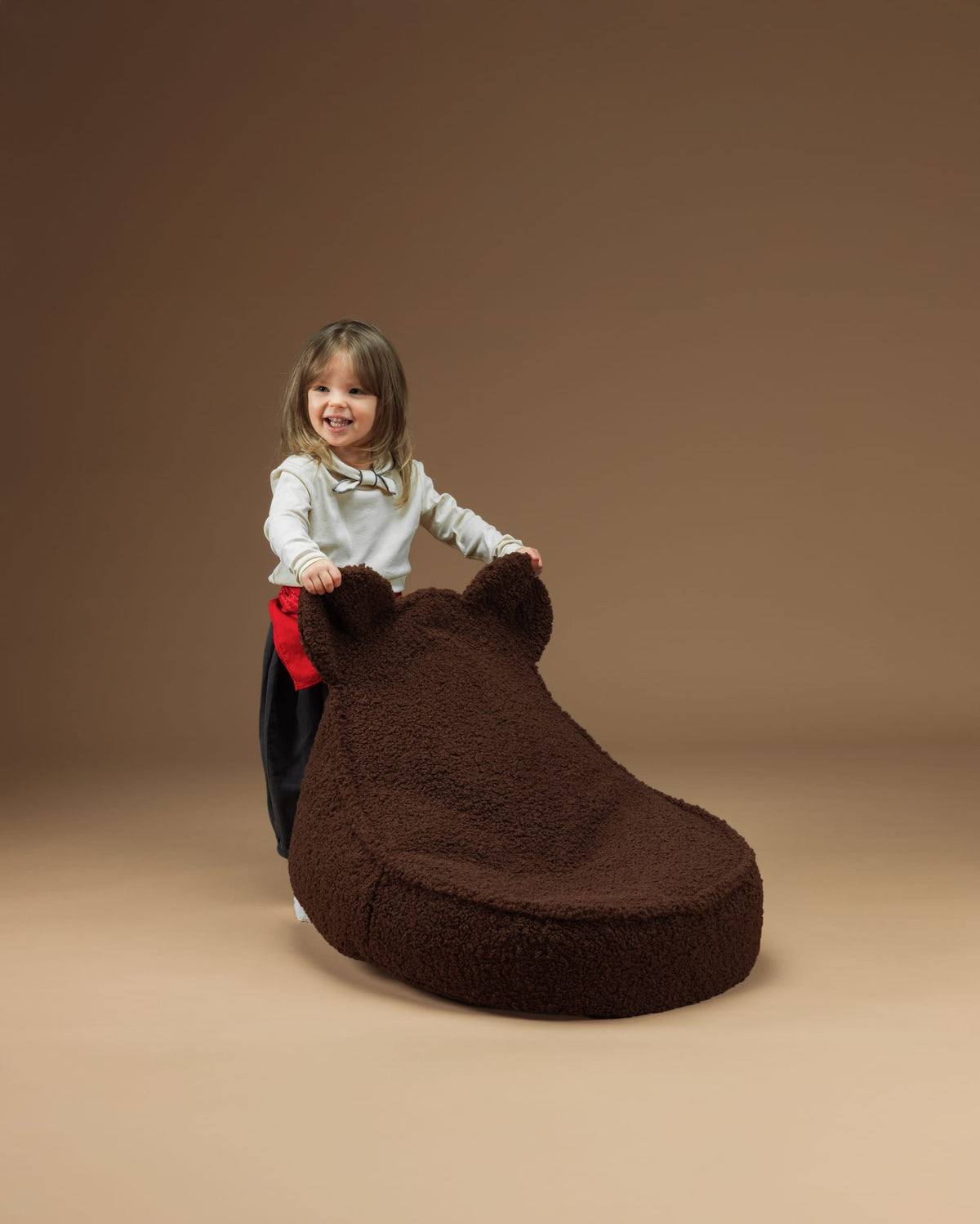 Pouf en teddy bouclé marron 70x60x42cm Ours - Wigiwama — vue 4