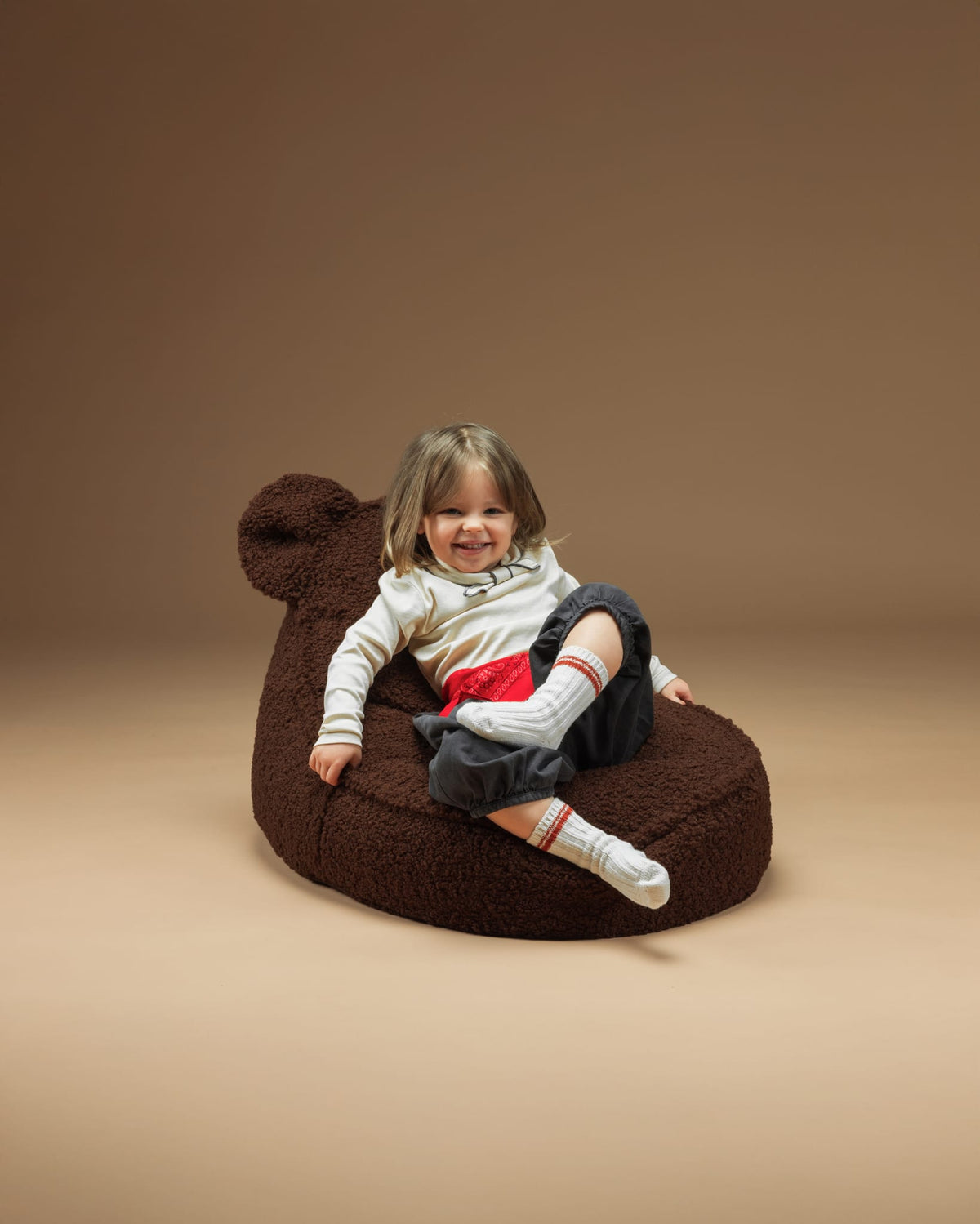 Pouf en teddy bouclé marron 70x60x42cm Ours - Wigiwama — vue 6
