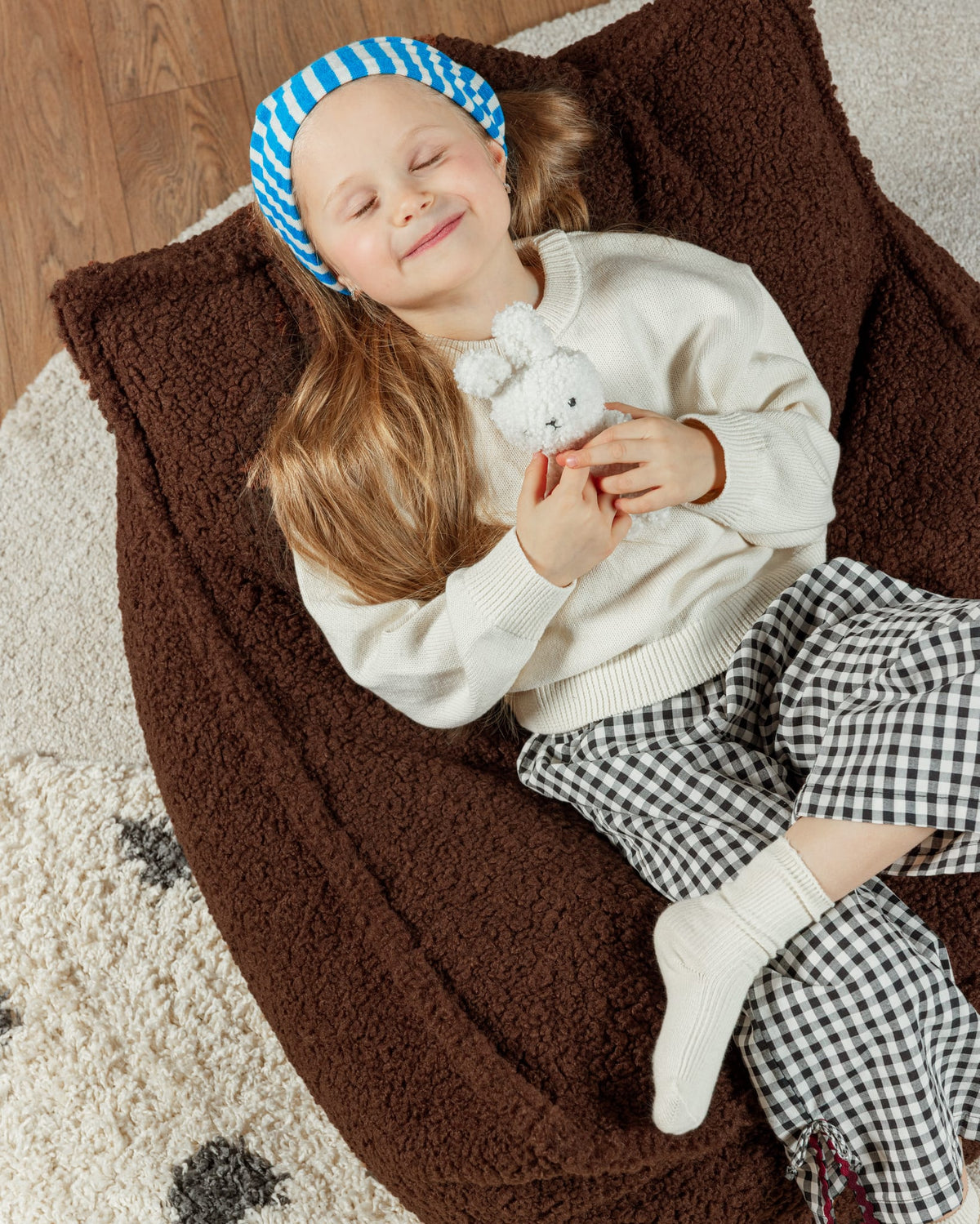 Pouf en teddy bouclé marron 70x80x50cm Warm Hazel - Wigiwama — vue 5
