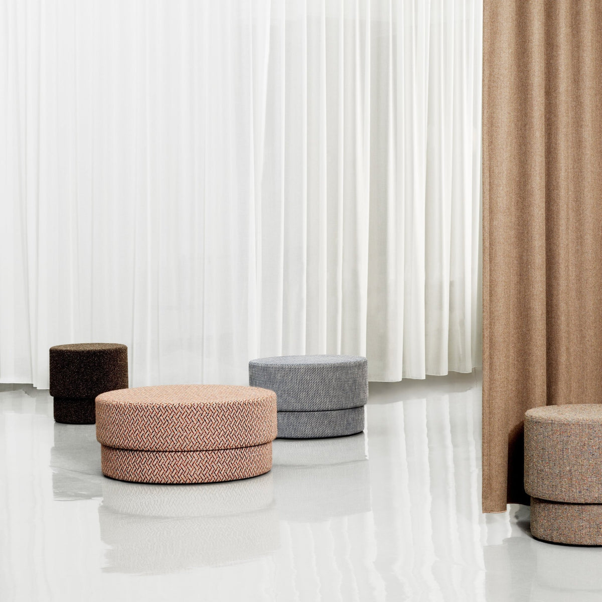 Pouf en tissu rouge Silo large Carnival rouge/Wynwood 13 Wynwood 13 - Normann Copenhagen - The Cool Republic
