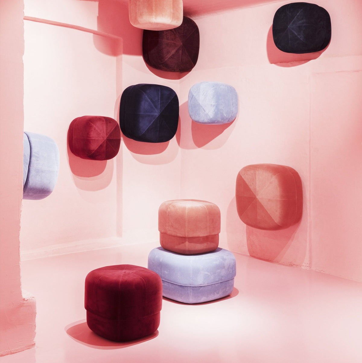 Pouf en velours 65 cm rouge Circus Rust - Normann Copenhagen - The Cool Republic