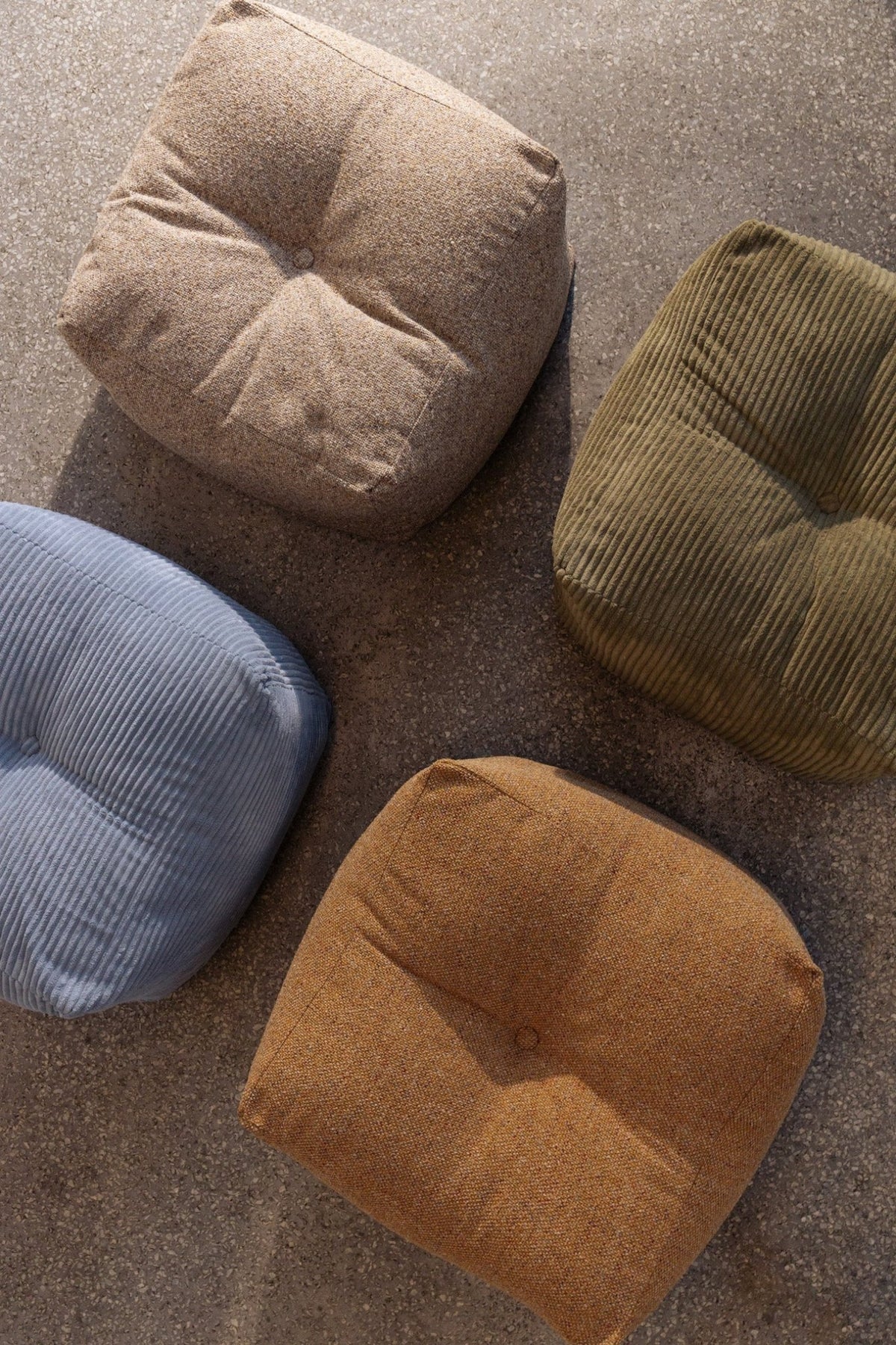 Pouf en velous strié crème 50x35cm Buddy - Karup - The Cool Republic