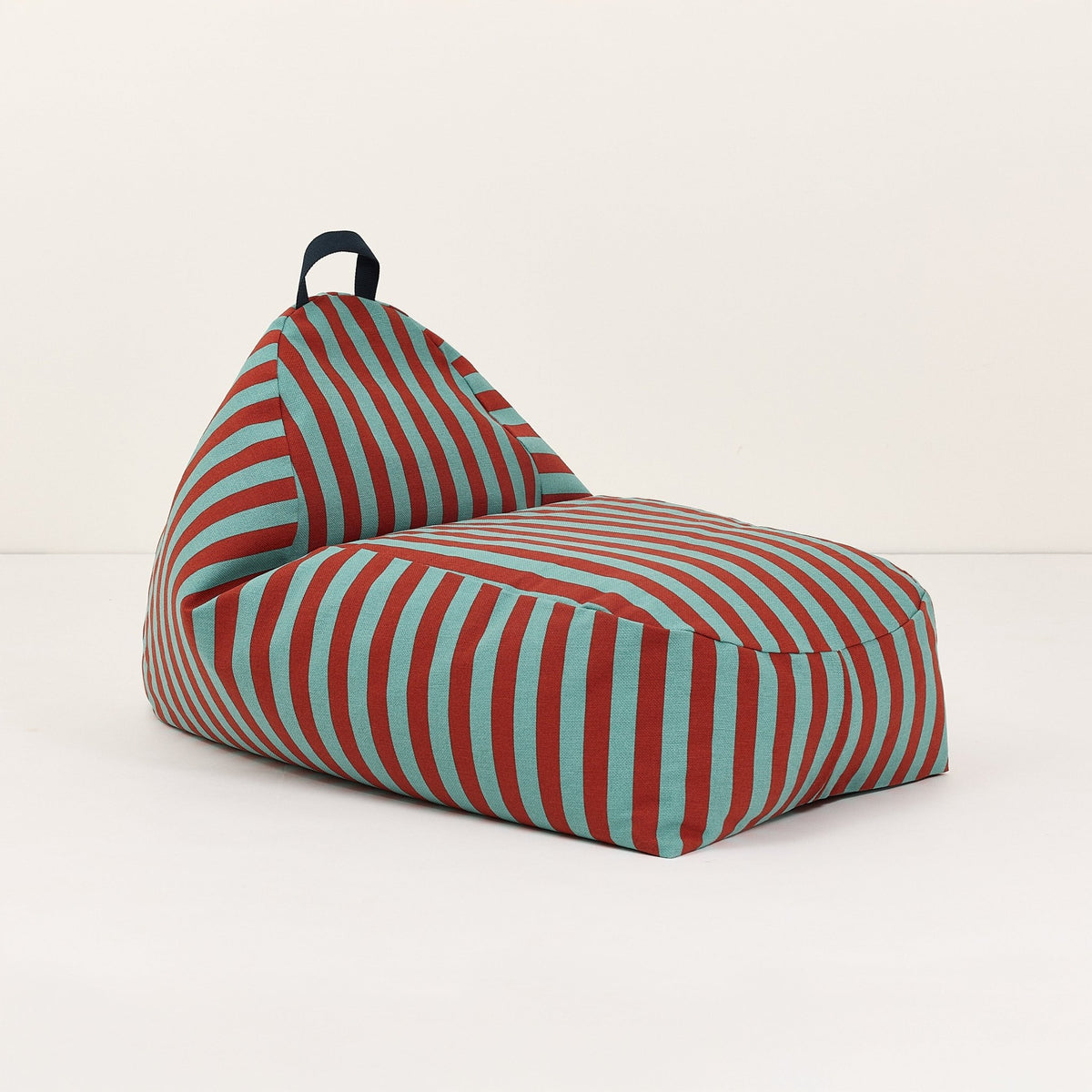 Pouf enfant en coton bio à rayures rouge et vert 100 x 55 x 65 cm Bliss - Nobodinoz - The Cool Republic