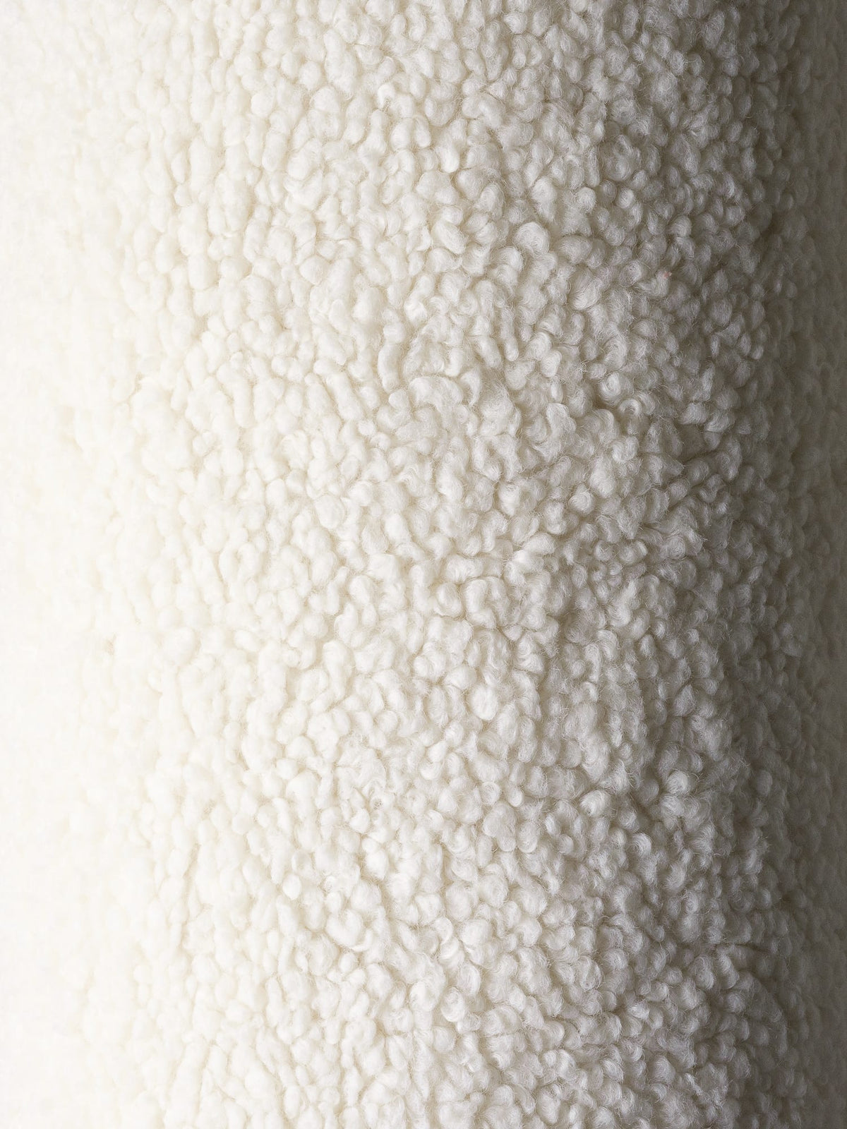 Pouf et repose-pieds en Teddy bouclé blanc cassé 70x80x50cm Bear - Wigiwama — vue 3