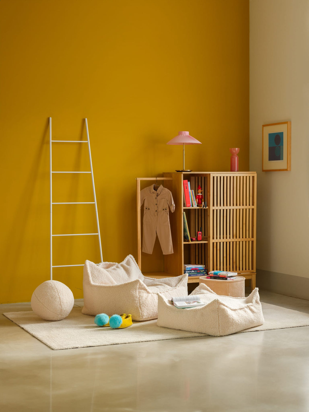 Pouf et repose-pieds en teddy bouclé blanc cassé 70x80x50cm Poire - Wigiwama — vue 4