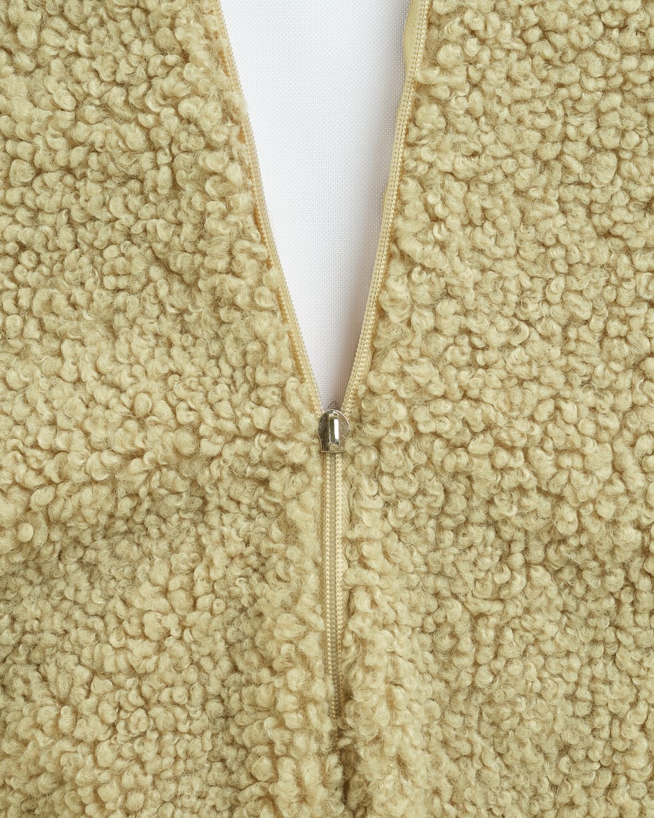 Pouf et repose-pieds en teddy bouclé verts 70x80x50cm Matcha - Wigiwama — vue 6
