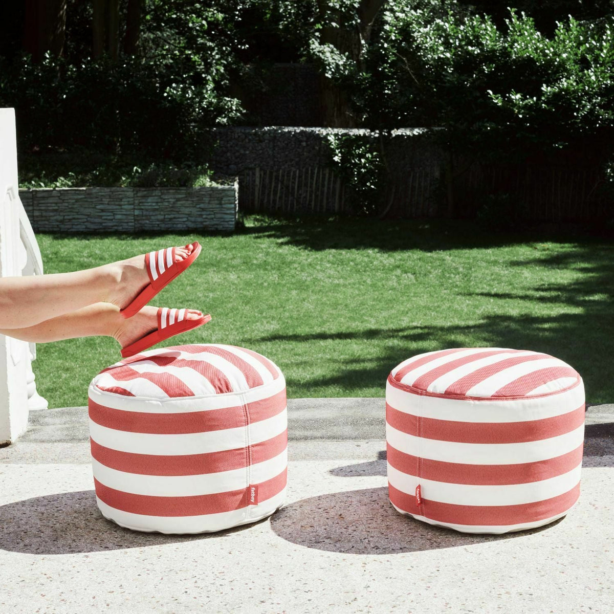 Pouf extérieur rayé bleu océan Point Outdoor - Fatboy - The Cool Republic