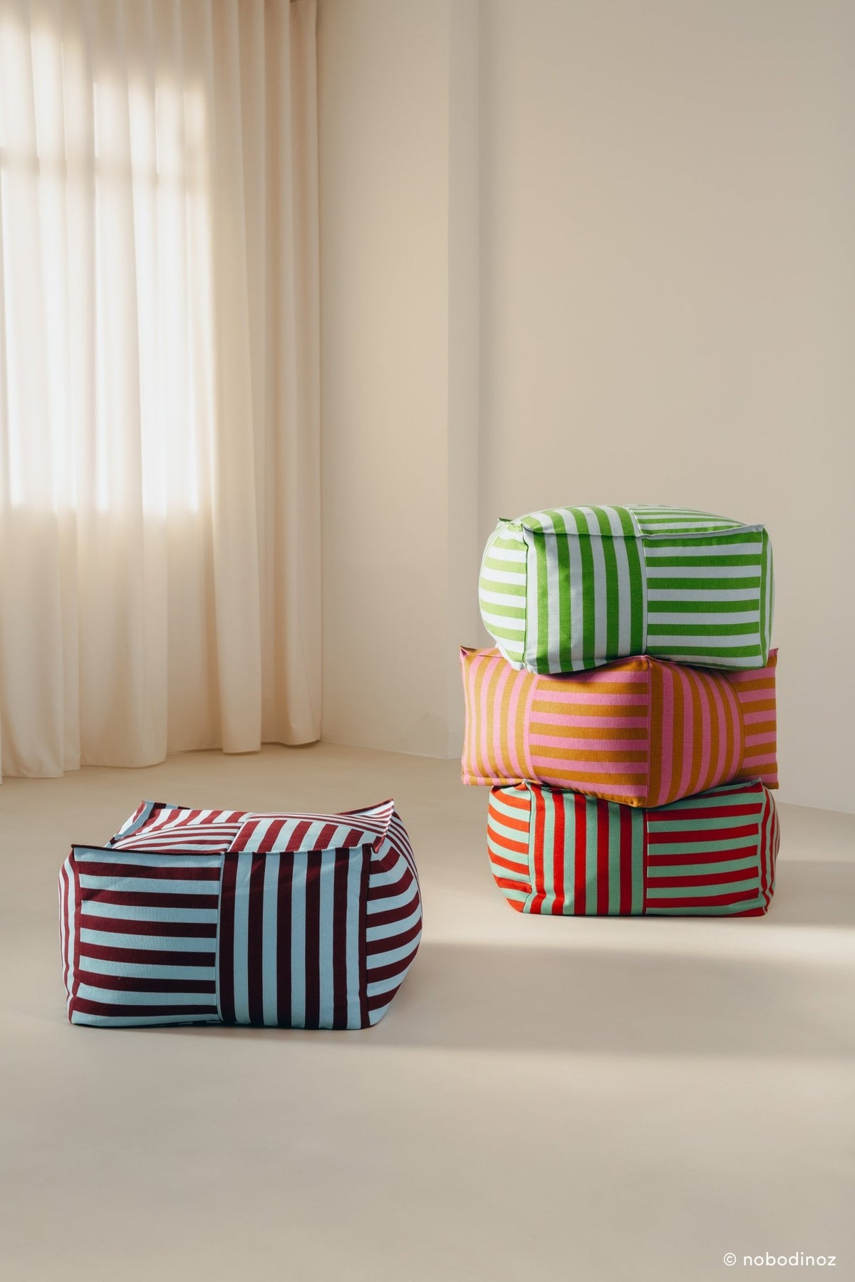 Pouf ottoman carré en coton rayures noir et beige 55 x 55 x 35cm Otto - Nobodinoz - The Cool Republic